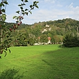 Kapelle und Hotel in Val de Cusance