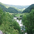 Blick auf Doubs-Brücke bei St-Ursanne