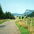 Strasse im Vallée de Joux - mit Dent de Vaulion