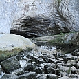 Quellöffnung der Grotte Sarrazine