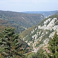 Blick von Belvédère ins obere Bienne-Tal