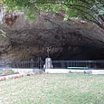 die Quellgrotte Sainte-Colombe in der Pichoux-Schlucht