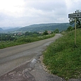 Blick über Land bei der Abzweigung zur Ain-Quelle